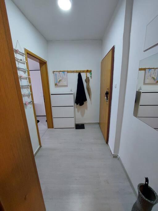 City Center Chic, Urban Apartment Скопье Экстерьер фото