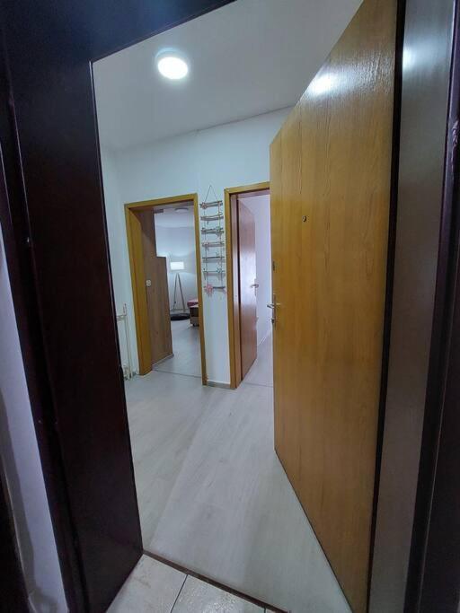 City Center Chic, Urban Apartment Скопье Экстерьер фото